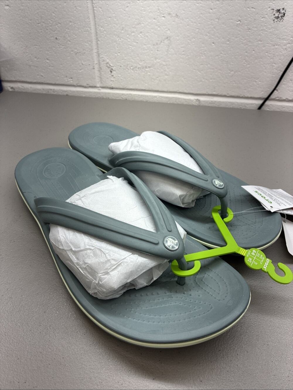New Crocs Unisex Crocband Flip Flop Sandals Size US Size 13 Men Gray 11033-3YO
